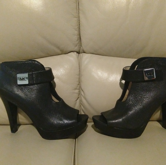 Boots - Picture 1 of 4